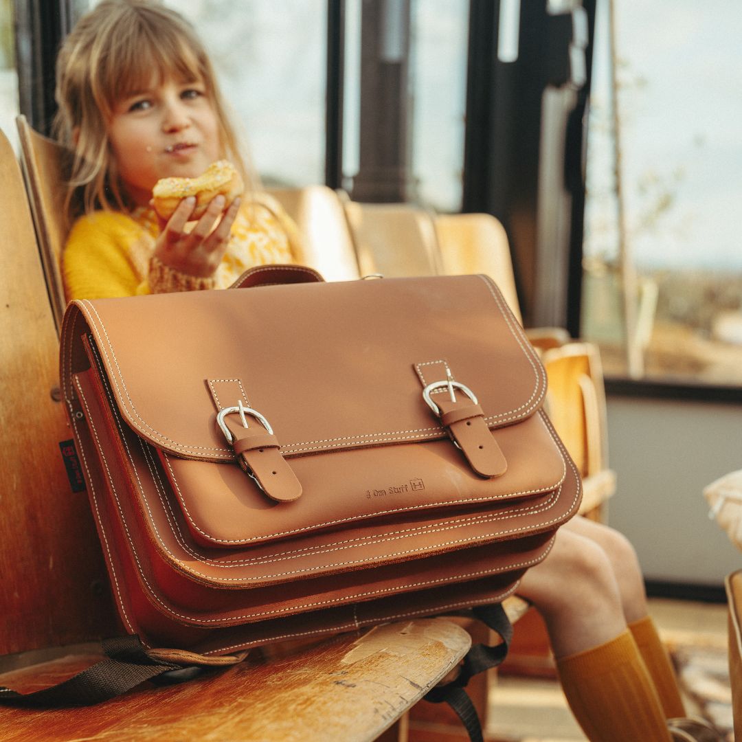 own stuff boekentas bruin