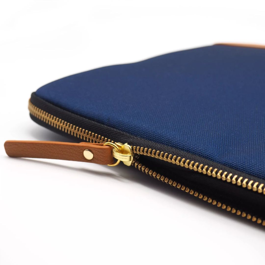 Laptophoes Casyx Cobalt Blue 15 inch